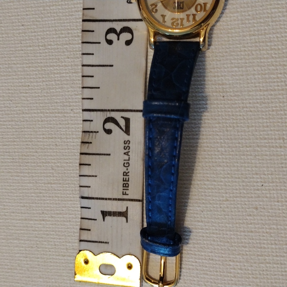 Chic watch. - Picture 6 of 9